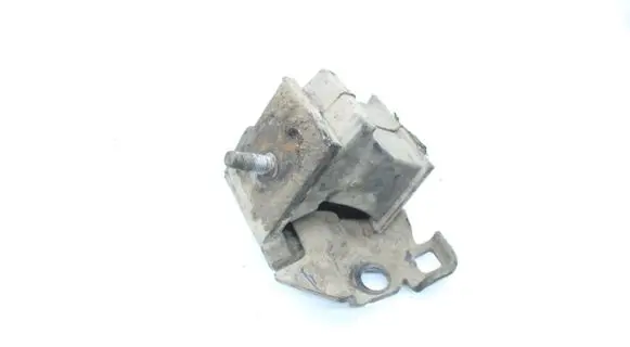 Engine mount bracket