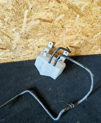 Nissan Leaf I (ZE0) Coolant expansion tank/reservoir 