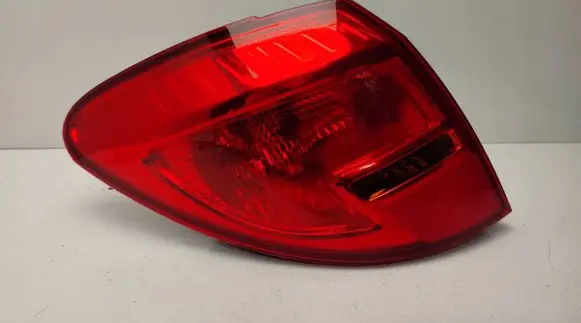 Opel Meriva B Rear/tail lights 13253627