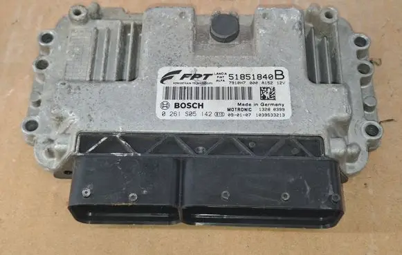 Alfa Romeo Mito Engine control unit/module 51851840 1039S33213 0261S05142