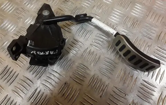 Volkswagen Phaeton Accelerator throttle pedal 3D2723503 F30016001