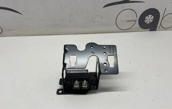 Mercedes-Benz Sprinter W906 Charging relay A0009822023