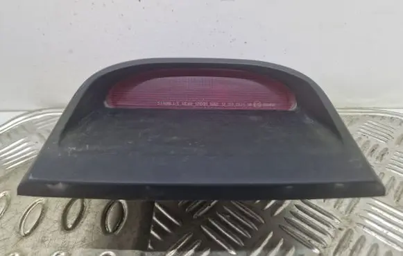 Mitsubishi Galant Third/center stoplight 0509128