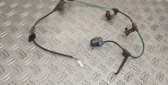Toyota RAV 4 (XA40) Rear ABS sensor wiring 