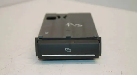 Audi A3 S3 8P Dashboard storage box/compartment 8p0941561