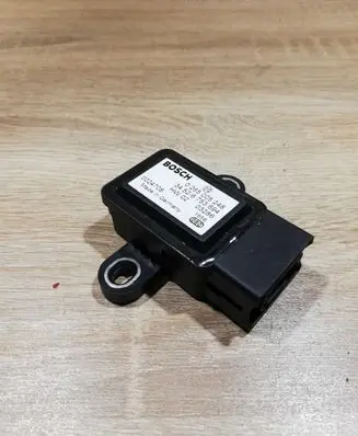 BMW 5 E39 ESP acceleration yaw rate sensor 6753694 0265005248