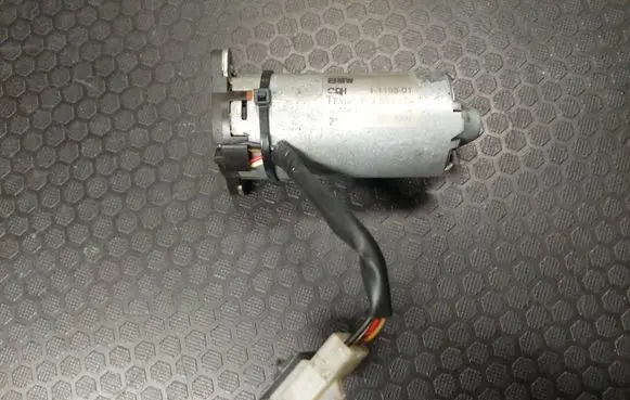 BMW X5 E53 Seat adjustment motor GP41A35H 1119801 12V083574