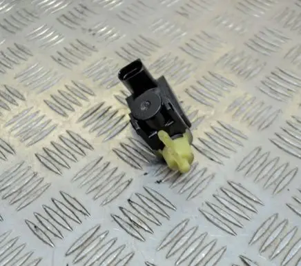 Volvo V60 Turbo solenoid valve 31339808