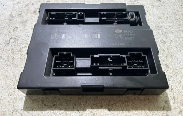 Audi A4 S4 B8 8K Comfort/convenience module 8K0907064C 5DK00991830
