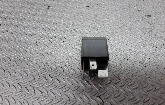 Audi A3 S3 8L Other relay 8D0951253