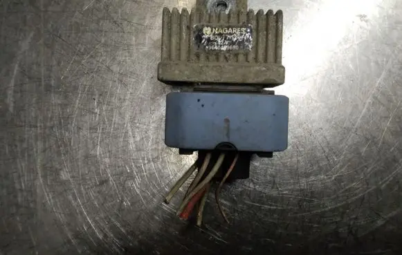 Peugeot 307 Glow plug pre-heat relay 964046980