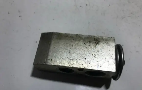 Air conditioning (A/C) expansion valve