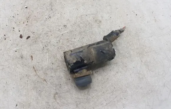 Toyota Corolla E120 E130 Windscreen/windshield washer pump NOCODE