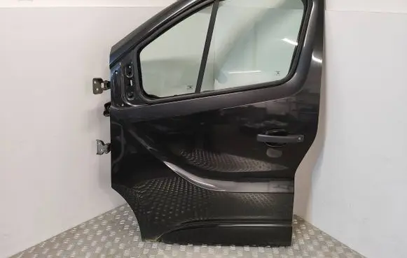 Opel Vivaro Front door