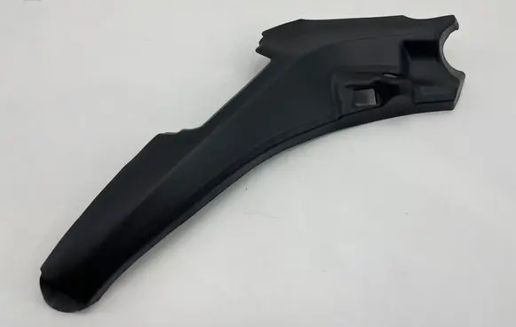 BMW 1 F40 Tailgate trim 7466500