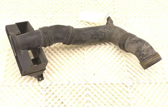 Audi A3 S3 8P Air intake hose/pipe 1K0129618AJ