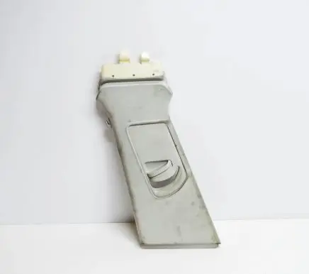 (B) pillar trim (bottom)