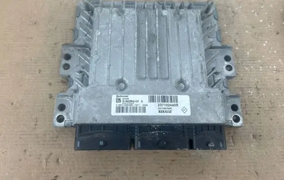 Dacia Duster Engine control unit/module 237102440R S180095107A 237100764R