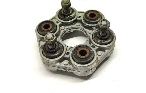 BMW 5 GT F07 Rear prop shaft donut coupling/joint 760562904 1518004111 7605629