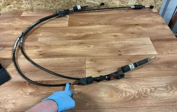Ford Focus Gear shift cable linkage 