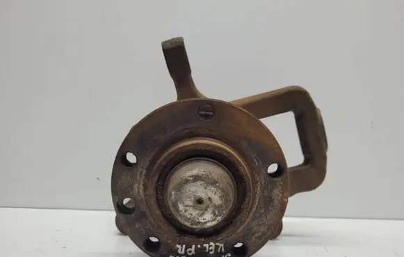 Front wheel hub