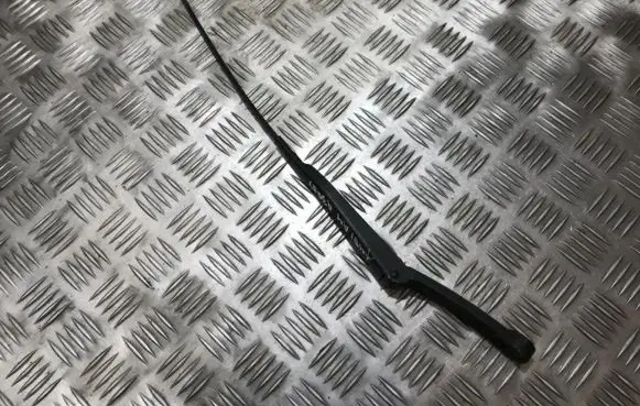 Audi A4 S4 B5 8D Front wiper blade arm 8d1955407