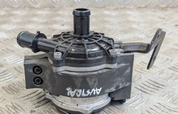 Renault Austral Electric auxiliary coolant/water pump 210111797R
