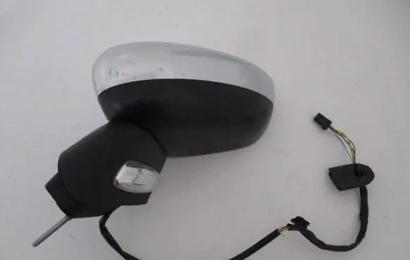 Citroen DS3 Front door electric wing mirror 5PIN