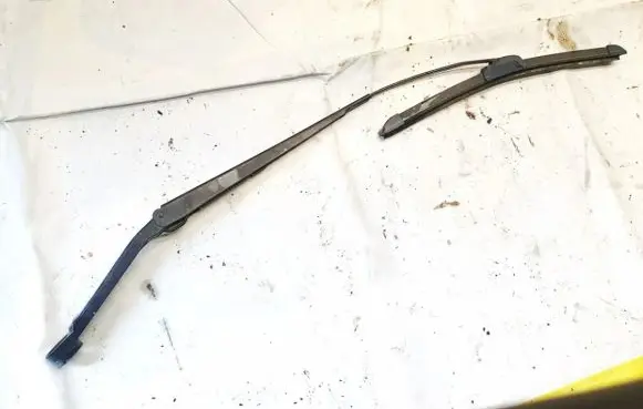 Nissan NV200 Front wiper blade arm