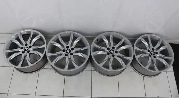 Peugeot RCZ R19 alloy rim 9673495677