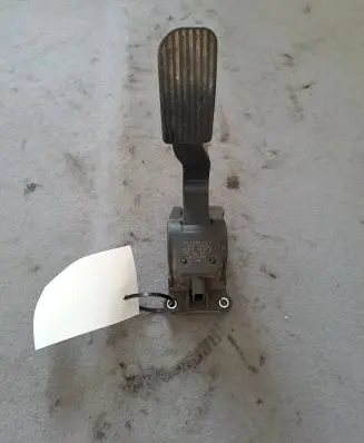 Mercedes-Benz Sprinter W906 Accelerator throttle pedal 0280755025