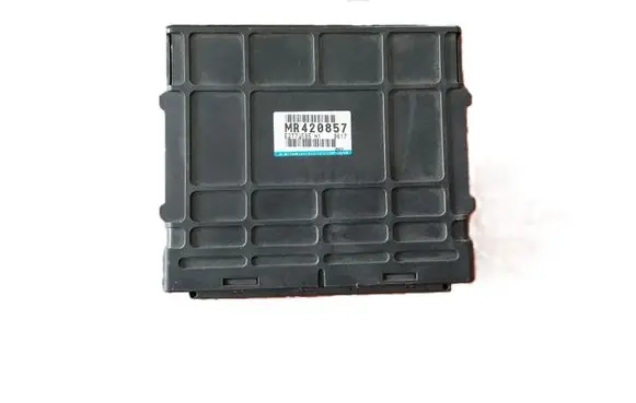 Mitsubishi Space Wagon Engine control unit/module MR420857