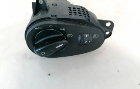 Ford Focus Light switch 98ag13a024ch 04052524
