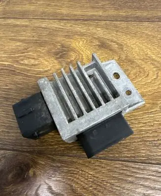 Renault Master III Glow plug pre-heat relay 271203982r