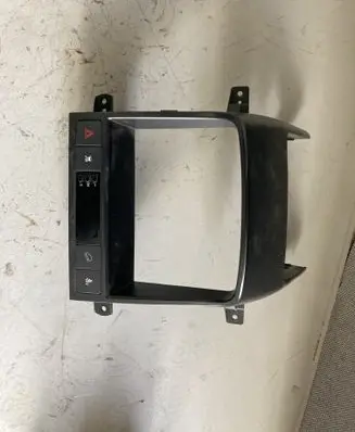 Chevrolet Captiva Radio/GPS head unit trim 