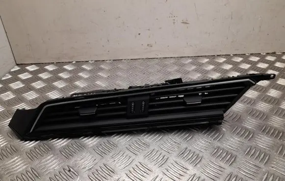 Audi Q8 e-tron Dash center air vent grill 4KR820951