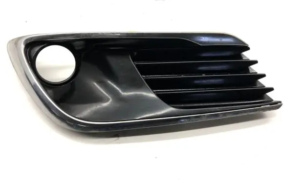 Toyota Auris E180 Front bumper lower grill 5204002210