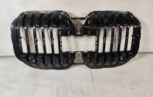 BMW 7 G70 Front bumper upper radiator grill 18801310
