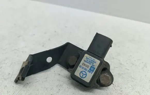 Mercedes-Benz A W168 Air pressure sensor A0041533128 0041533128