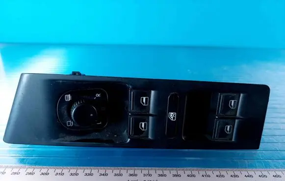 Volkswagen PASSAT B7 Electric window control switch 3AB857857A