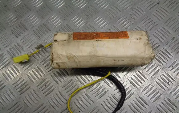 Mazda 323 Steering wheel airbag
