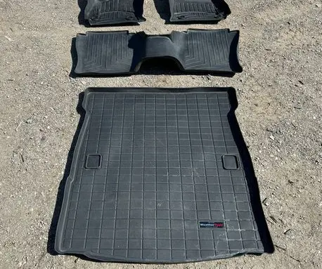 Lincoln Continental Car floor mat set 35456514