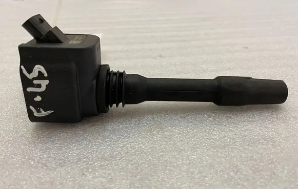 BMW 2 F46 High voltage ignition coil 8647463