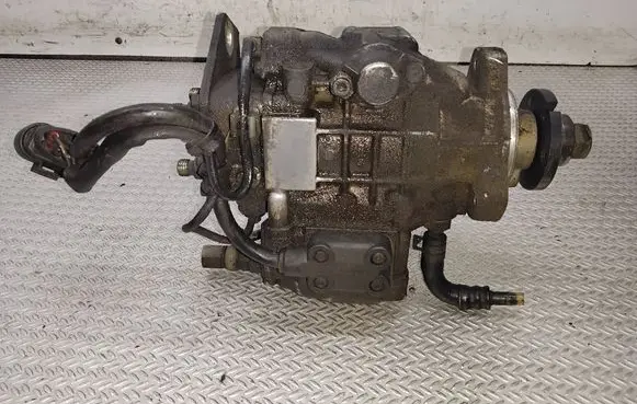 Audi A3 S3 8L Fuel injection high pressure pump 0460404977 038130107D