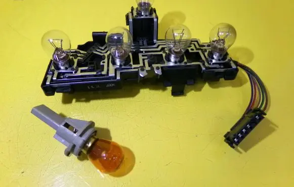 Volkswagen PASSAT B5.5 Tail light bulb cover holder 3B9945258B
