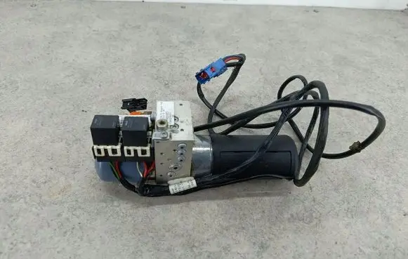 Peugeot 307 CC Convertible roof hydraulic pump DAI1104715