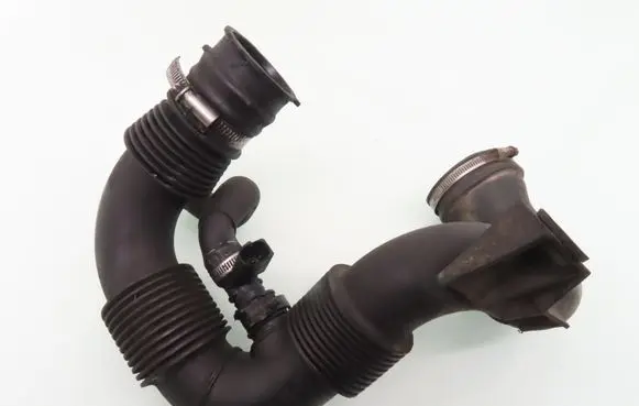 Audi A8 S8 D3 4E Air intake hose/pipe 057129609B