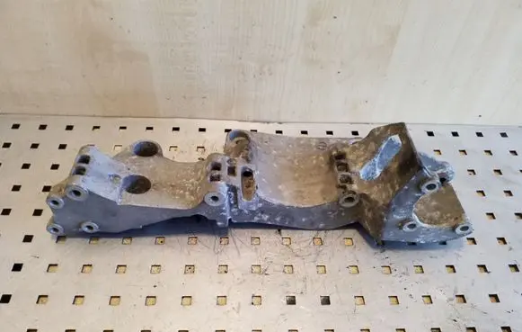 Audi A3 S3 8L Engine mounting bracket 06A903143H