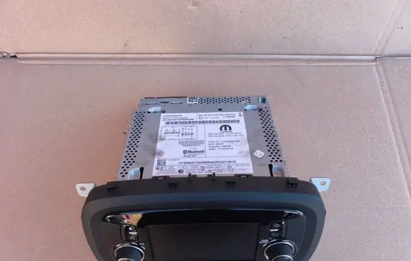 Fiat 500X Radio/CD/DVD/GPS head unit 07356051050
