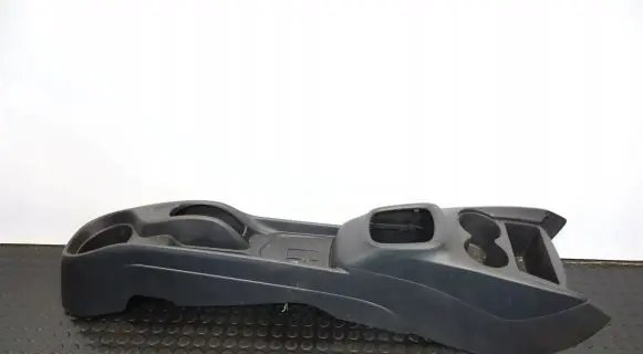 Toyota Yaris XP210 Center console